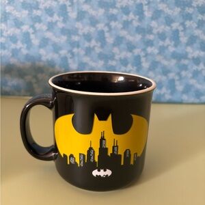 Batman Black and Yellow Skyline Mug